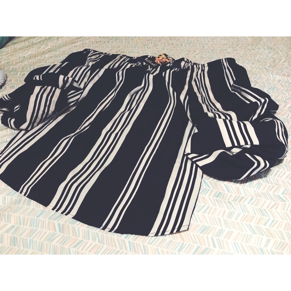 Off shoulder top,  dark blue and white top. ✨